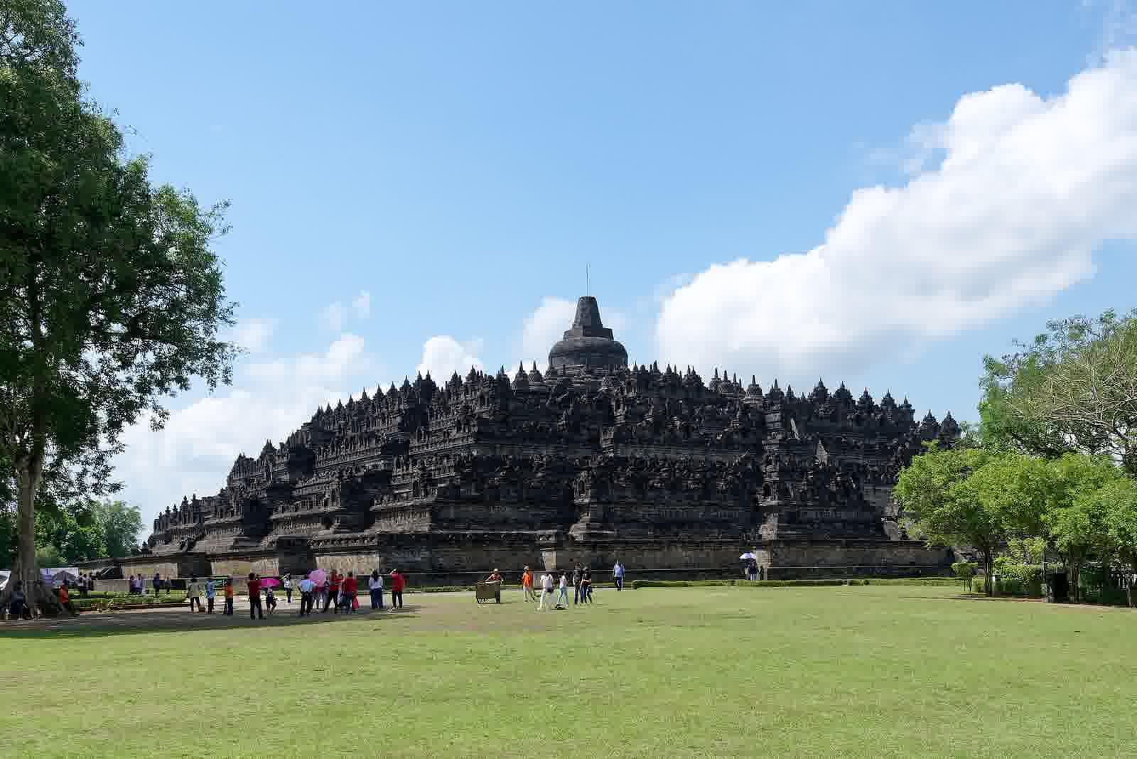 Stupa Borobudur saat senja, Jawa Tengah